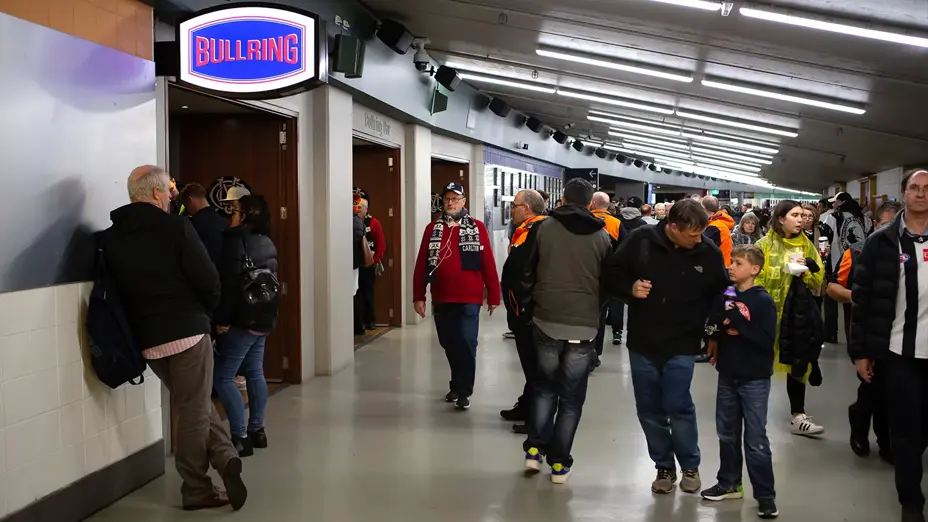 MCC_210919_155_BullringBar_ImageCarousel.webp